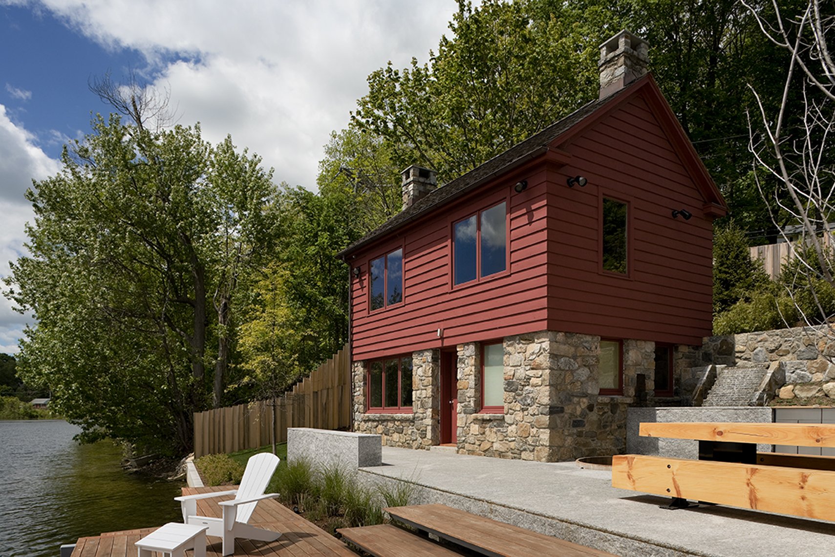 CONNECTICUT LAKE COTTAGE